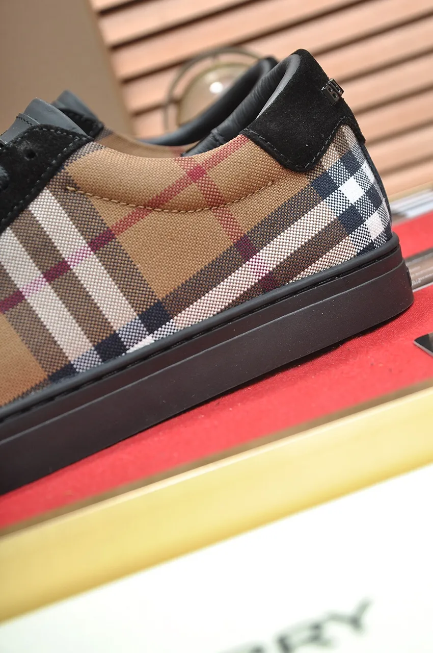 Men's shoes💰480💶[Burberry] (cowhide lining) classic low-top sneakers｜Imported cowhide with classic plaid fabric｜Cow leather lining｜Original outsole｜Fine workmanship and comfortable to wear Size: 38-44 (customized at 45)